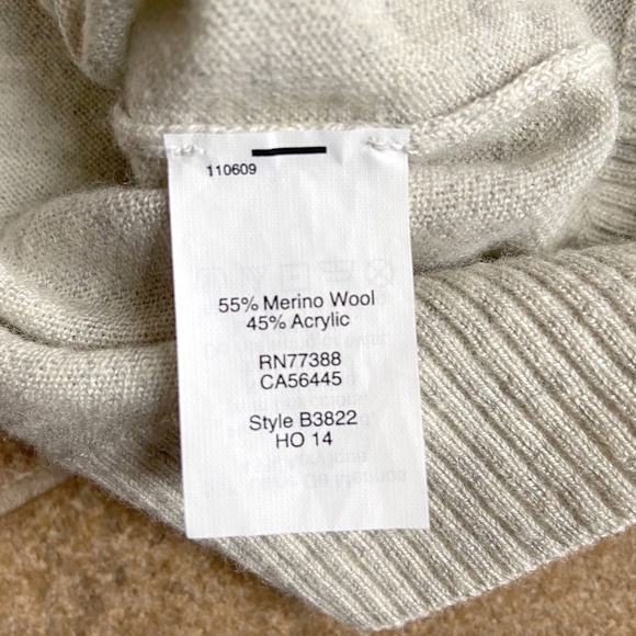 J. Crew Sweater - GUC Gray 3 Button on Shoulder - Picture 7 of 11